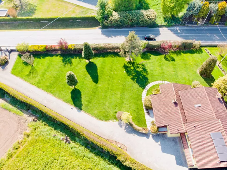 Immagine 2 di Villa in vendita  a Calvisano