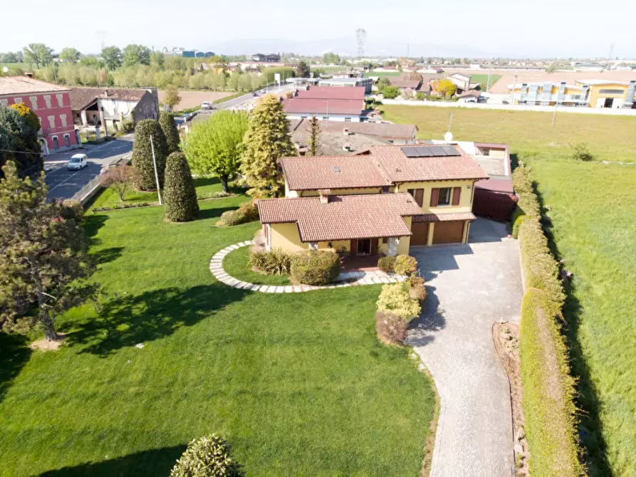 Immagine 3 di Villa in vendita  a Calvisano