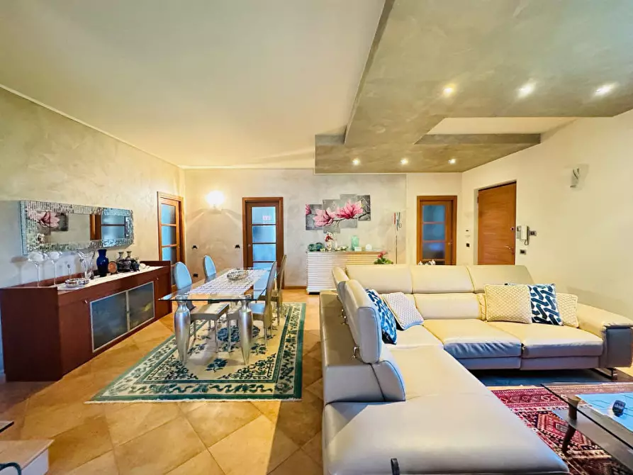 Immagine 10 di Villa in vendita  a Calvisano