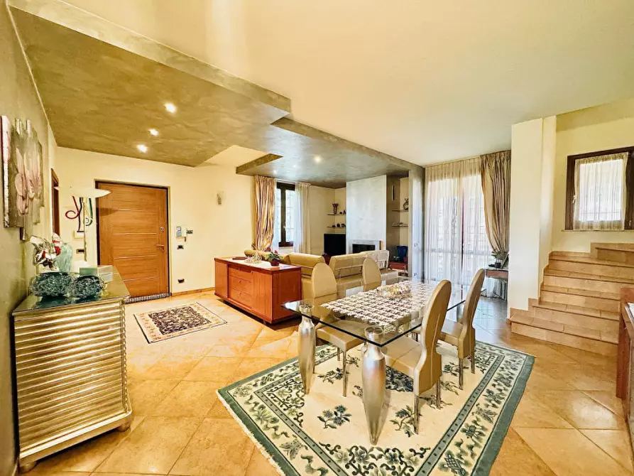 Immagine 11 di Villa in vendita  a Calvisano