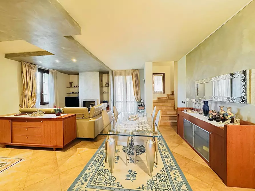 Immagine 21 di Villa in vendita  a Calvisano