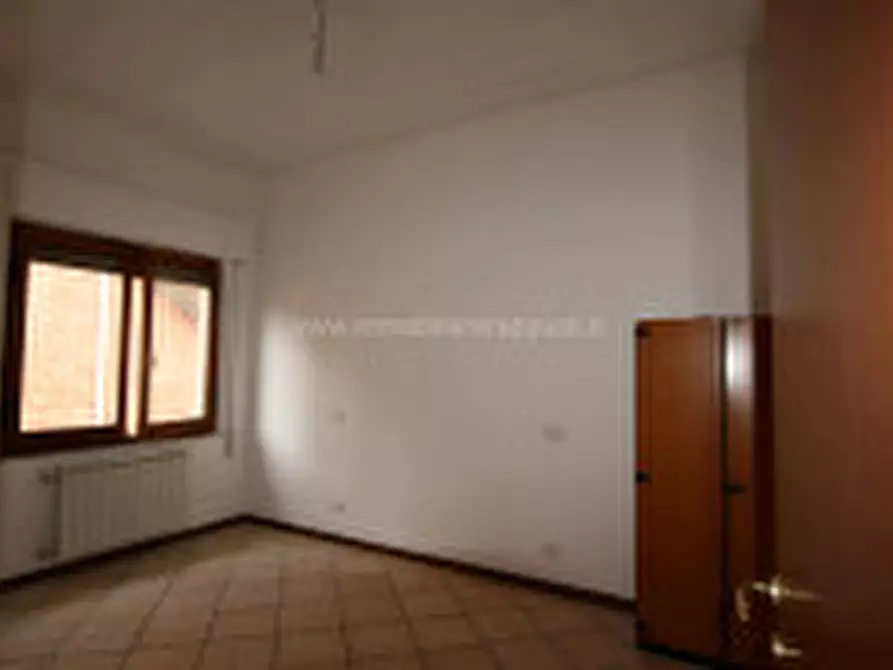 Immagine 4 di Appartamento in vendita  a Sinalunga