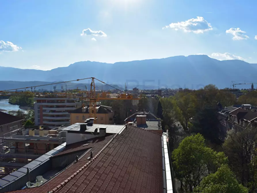 Immagine 2 di Appartamento in vendita  in Piazza Giuseppe Verdi - Giuseppe-Verdi-Platz a Bolzano