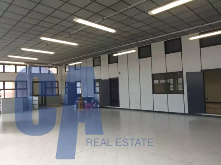 Immagine 3 di Laboratorio in vendita  in VIA FOGAZZARO A. a Cinisello Balsamo