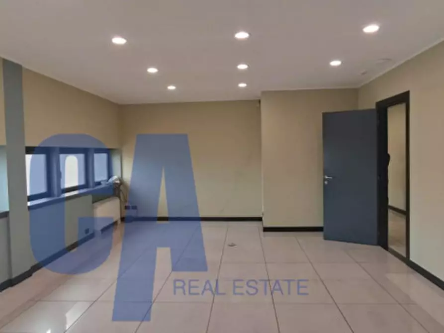 Immagine 5 di Laboratorio in vendita  in VIA FOGAZZARO A. a Cinisello Balsamo