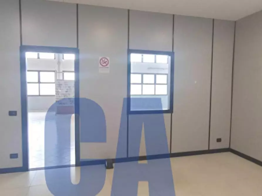 Immagine 7 di Laboratorio in vendita  in VIA FOGAZZARO A. a Cinisello Balsamo