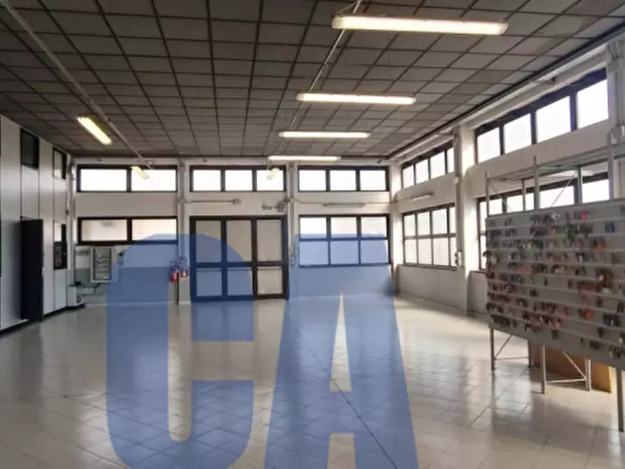 Immagine 2 di Magazzino in vendita  in VIA FOGAZZARO A. a Cinisello Balsamo