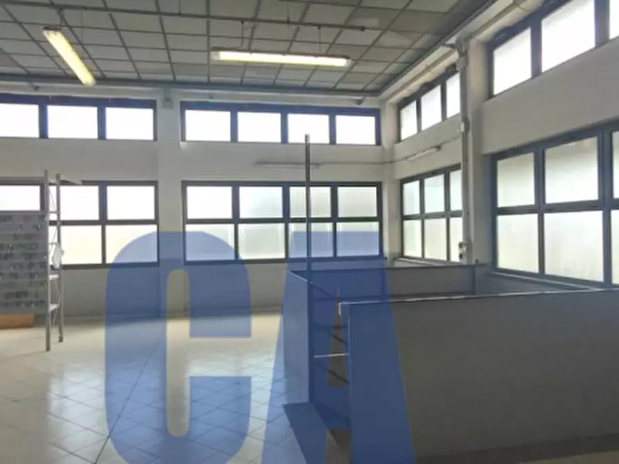 Immagine 1 di Magazzino in vendita  in VIA FOGAZZARO A. a Cinisello Balsamo