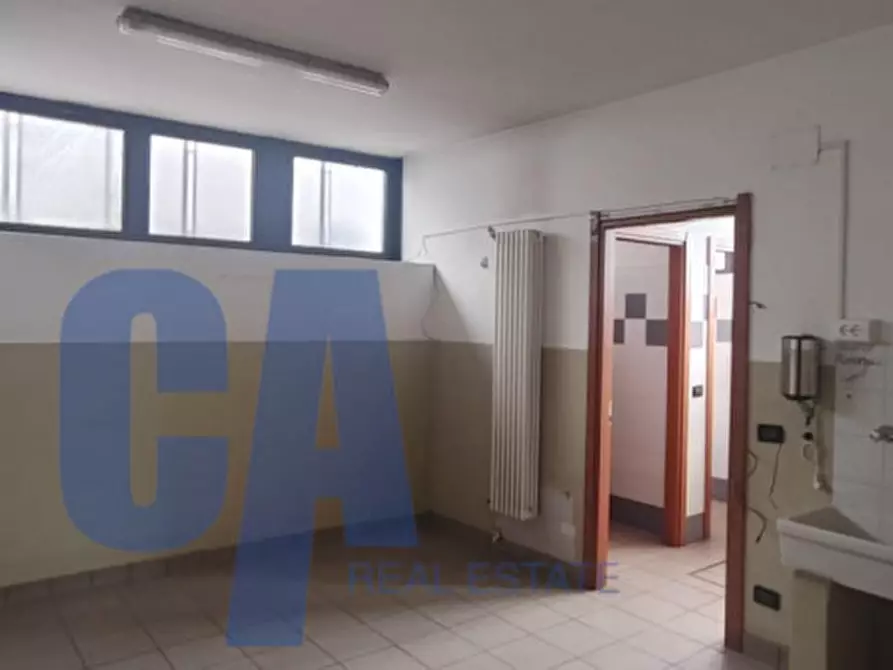 Immagine 24 di Magazzino in vendita  in VIA FOGAZZARO A. a Cinisello Balsamo