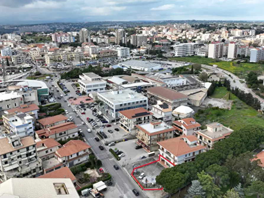 Immagine 1 di Negozio in vendita  in Via Sorda Sampieri a Modica