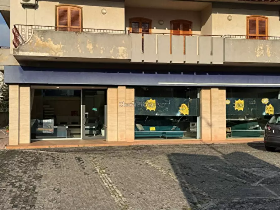 Immagine 6 di Negozio in vendita  in Via Sorda Sampieri a Modica