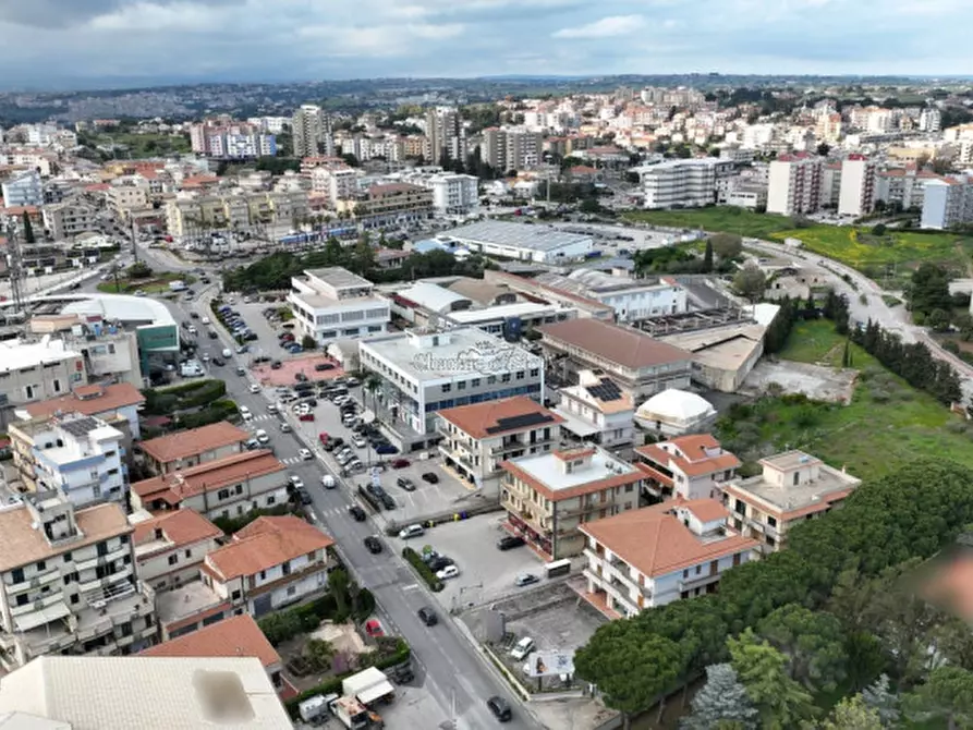 Immagine 9 di Negozio in vendita  in Via Sorda Sampieri a Modica