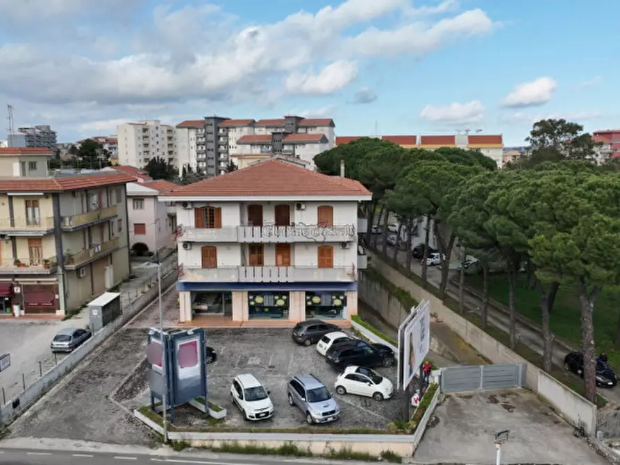 Immagine 12 di Negozio in vendita  in Via Sorda Sampieri a Modica