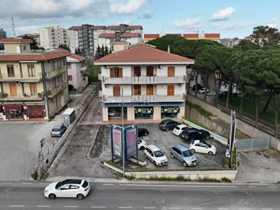 Immagine 13 di Negozio in vendita  in Via Sorda Sampieri a Modica