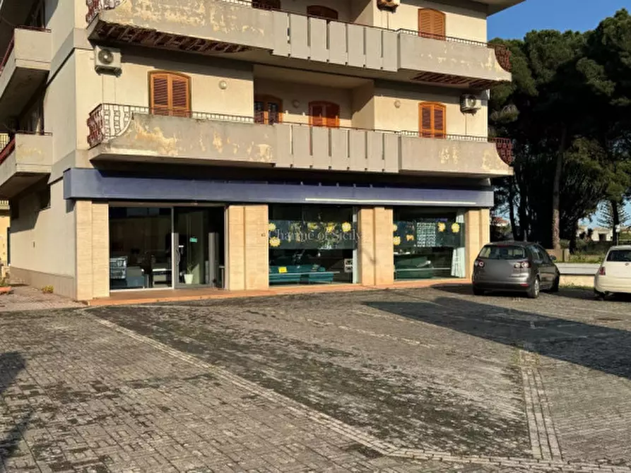 Immagine 18 di Negozio in vendita  in Via Sorda Sampieri a Modica