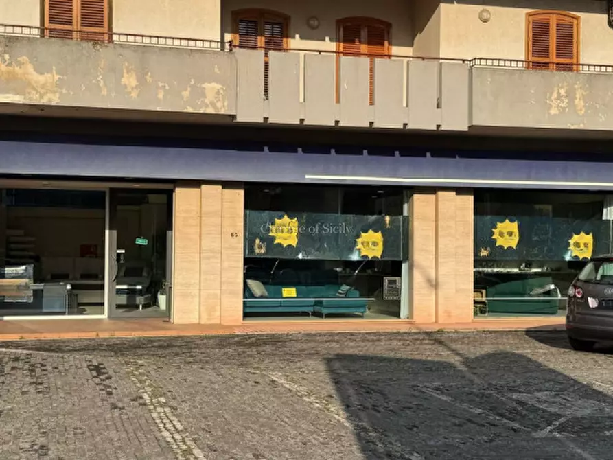 Immagine 20 di Negozio in vendita  in Via Sorda Sampieri a Modica