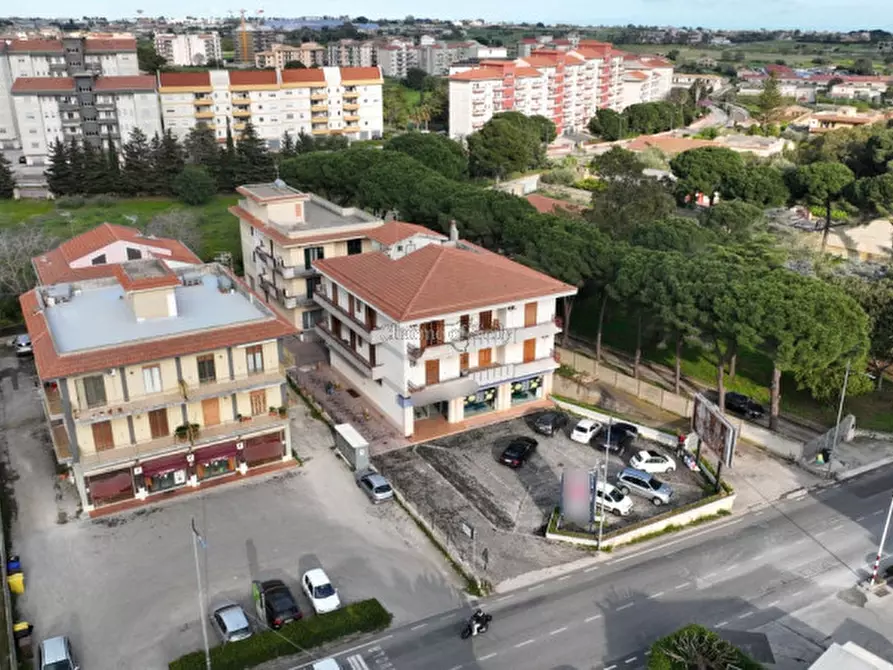 Immagine 22 di Negozio in vendita  in Via Sorda Sampieri a Modica