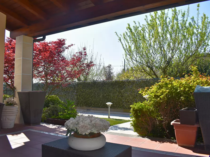 Immagine 6 di Casa bifamiliare in vendita  in Strada del Lazzaretto a Parma