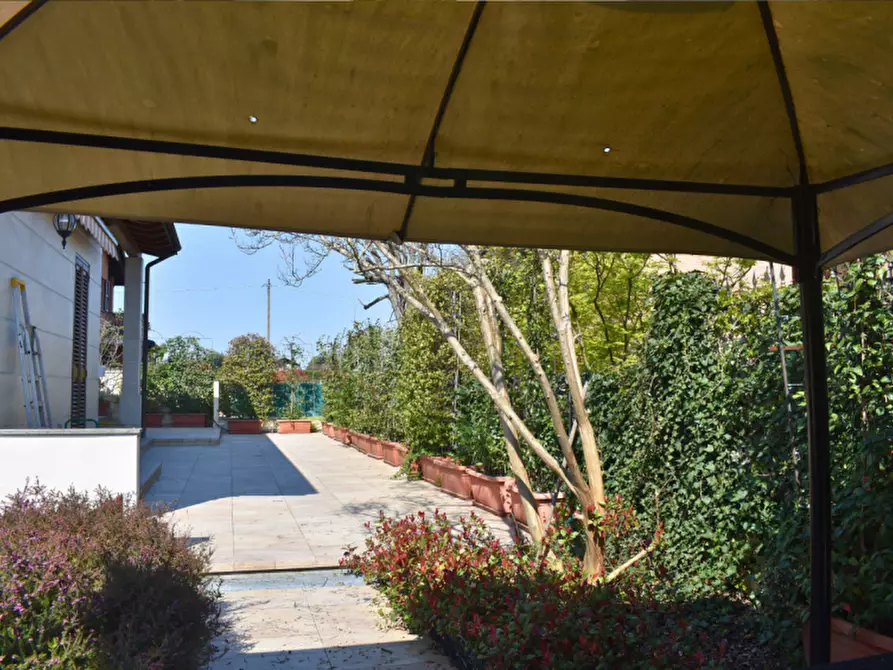 Immagine 9 di Casa bifamiliare in vendita  in Strada del Lazzaretto a Parma