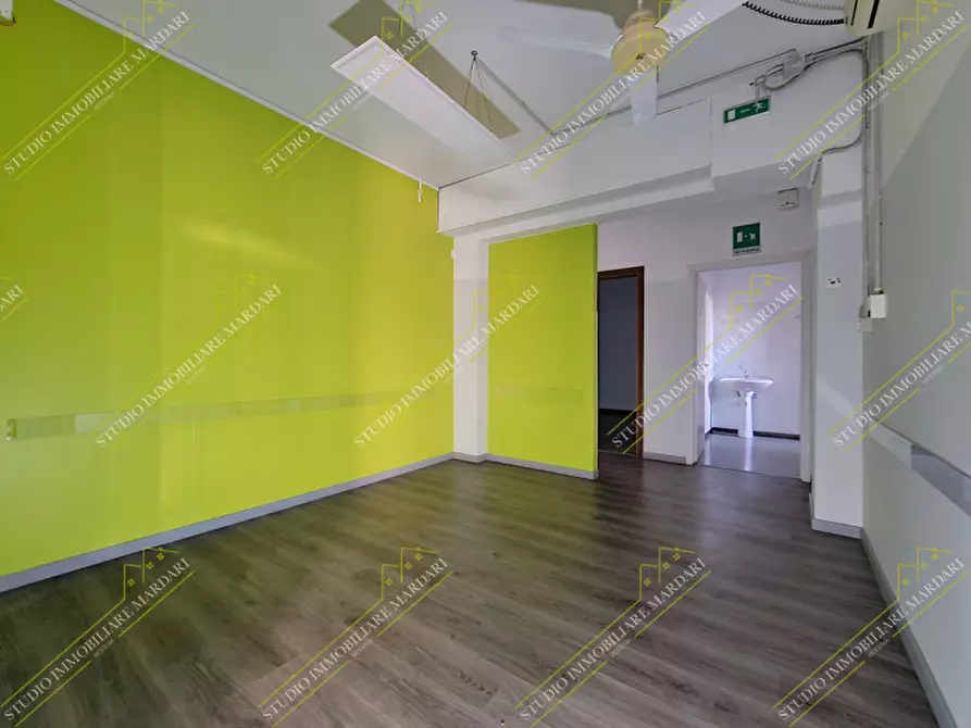 Immagine 11 di Ufficio in affitto  in via rossini, 350 a Modena