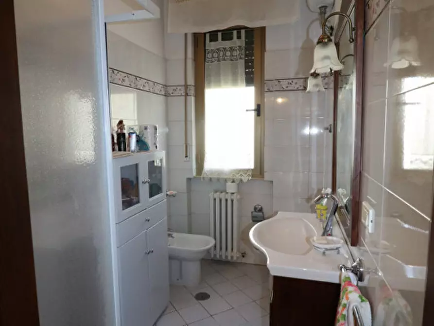 Immagine 28 di Appartamento in vendita  in via 24 maggio a Montevarchi