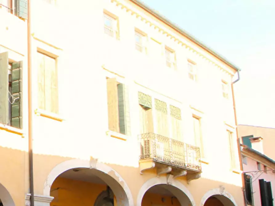 Immagine 1 di Ufficio in vendita  in Via Camillo Benso Conte di Cavour 91 a Este