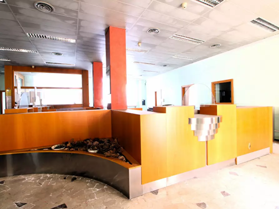 Immagine 6 di Ufficio in vendita  in Via Camillo Benso Conte di Cavour 91 a Este