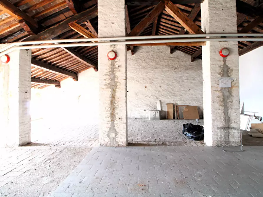 Immagine 6 di Ufficio in vendita  in Via Camillo Benso Conte di Cavour 91 a Este