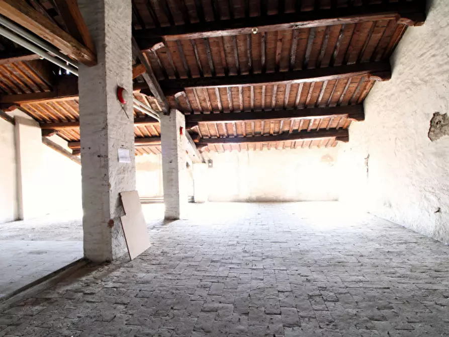 Immagine 7 di Ufficio in vendita  in Via Camillo Benso Conte di Cavour 91 a Este