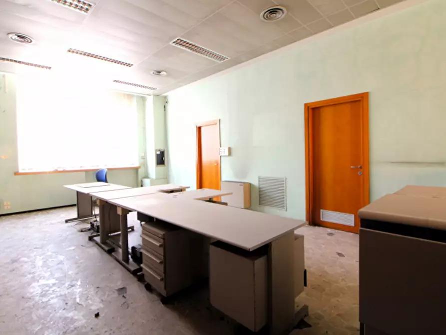Immagine 11 di Ufficio in vendita  in Via Camillo Benso Conte di Cavour 91 a Este