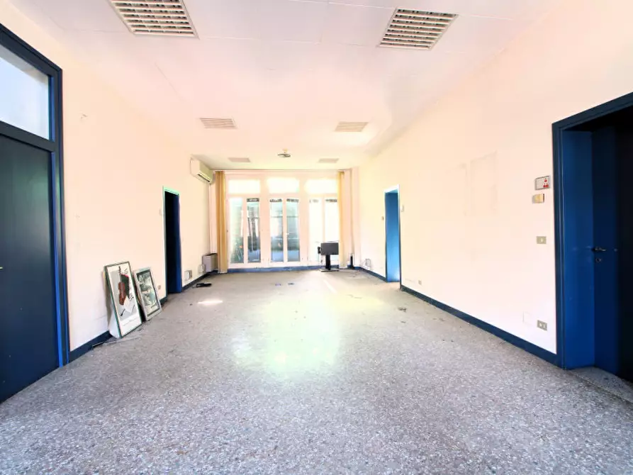 Immagine 13 di Ufficio in vendita  in Via Camillo Benso Conte di Cavour 91 a Este