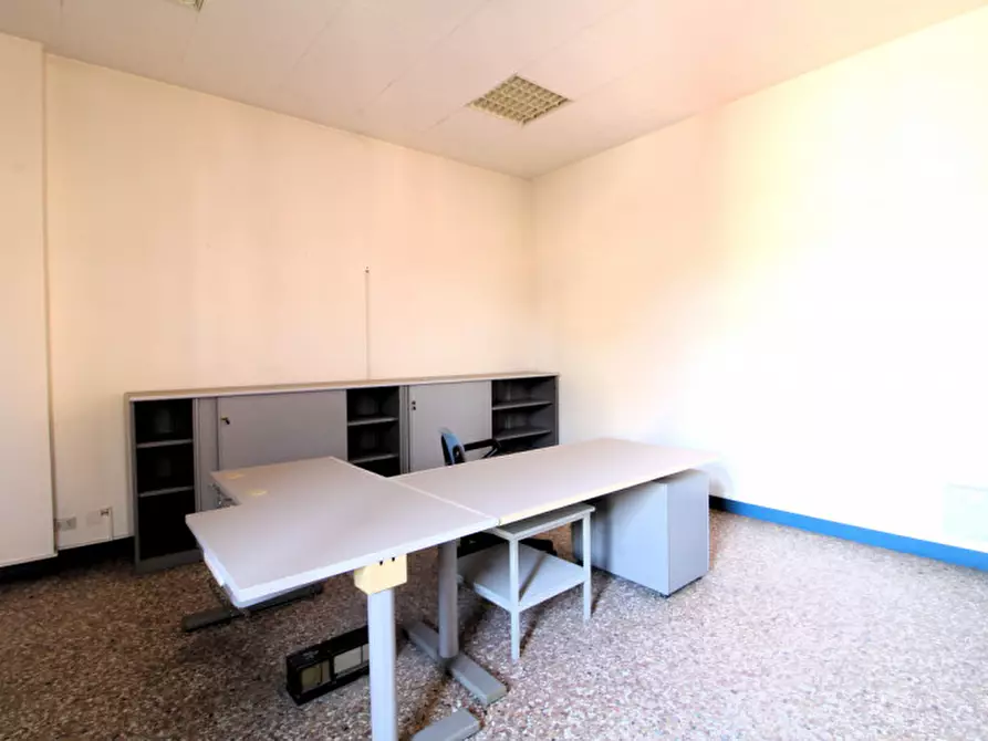 Immagine 14 di Ufficio in vendita  in Via Camillo Benso Conte di Cavour 91 a Este