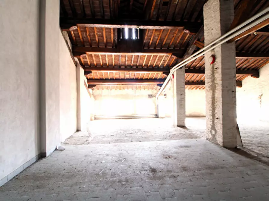 Immagine 17 di Ufficio in vendita  in Via Camillo Benso Conte di Cavour 91 a Este