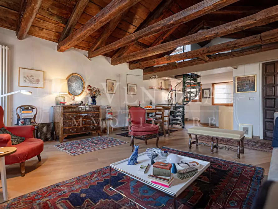 Immagine 2 di Appartamento in vendita  a Venezia