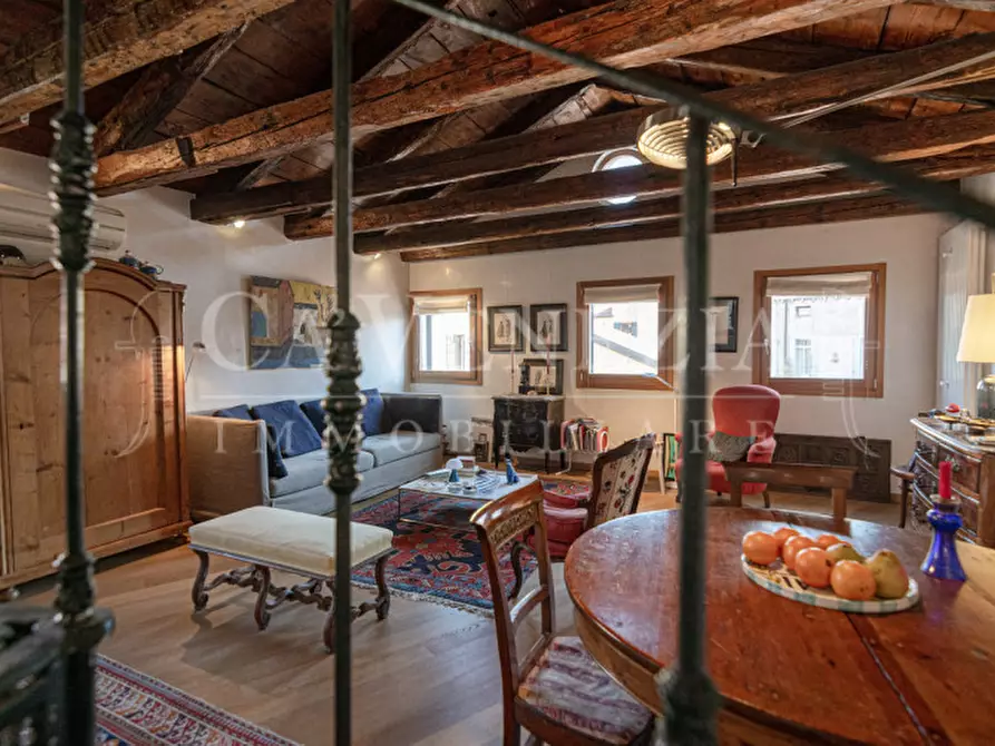 Immagine 12 di Appartamento in vendita  a Venezia