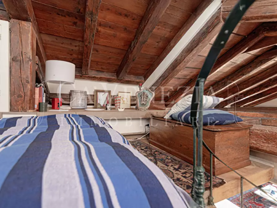 Immagine 13 di Appartamento in vendita  a Venezia