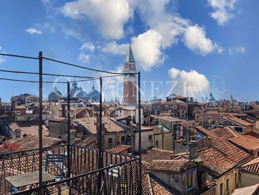 Immagine 19 di Appartamento in vendita  a Venezia