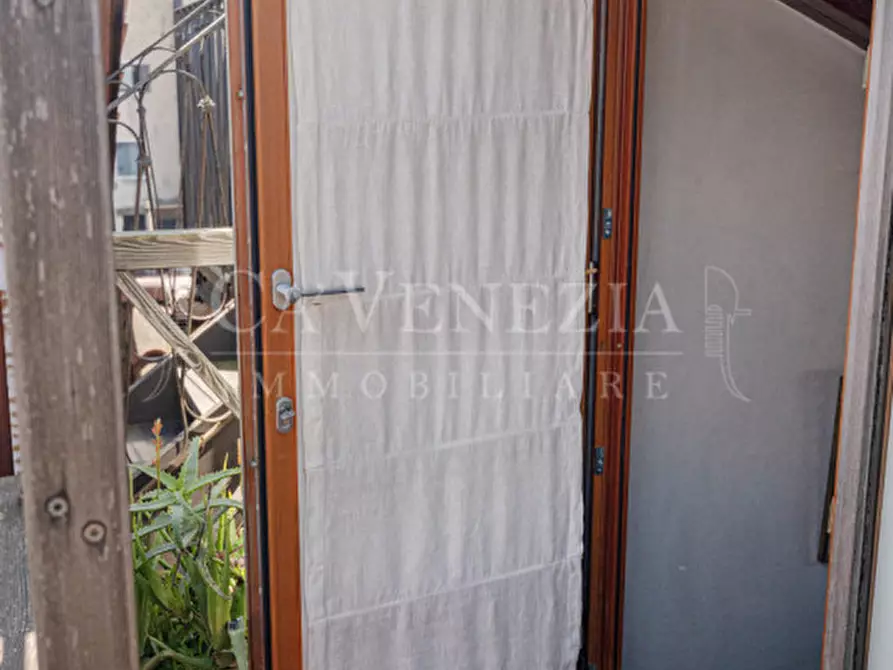 Immagine 21 di Appartamento in vendita  a Venezia