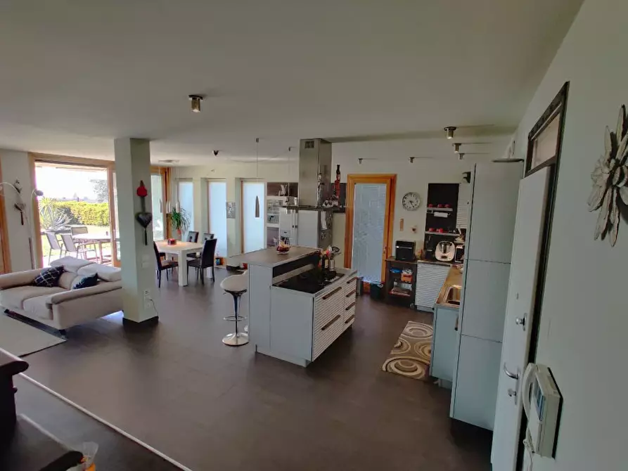 Immagine 3 di Villa in vendita  in Via San Martino 39 a Lazise