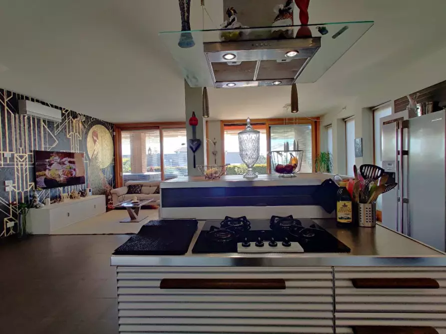 Immagine 6 di Villa in vendita  in Via San Martino 39 a Lazise