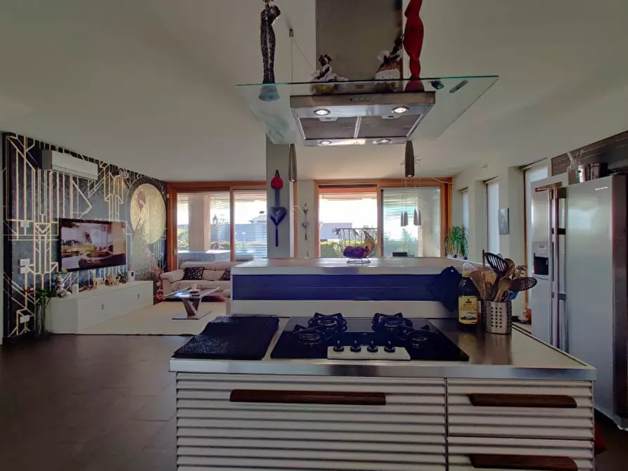 Immagine 8 di Villa in vendita  in Via San Martino 39 a Lazise