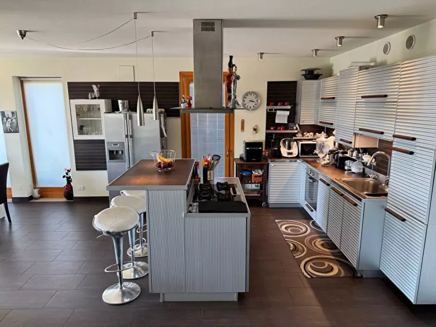 Immagine 13 di Villa in vendita  in Via San Martino 39 a Lazise