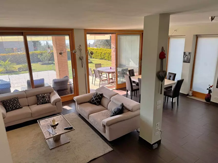 Immagine 15 di Villa in vendita  in Via San Martino 39 a Lazise
