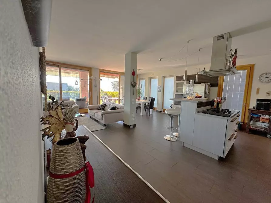 Immagine 16 di Villa in vendita  in Via San Martino 39 a Lazise