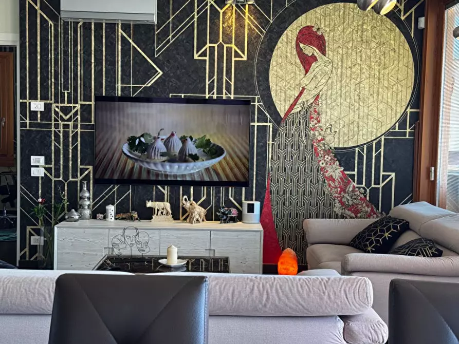 Immagine 17 di Villa in vendita  in Via San Martino 39 a Lazise