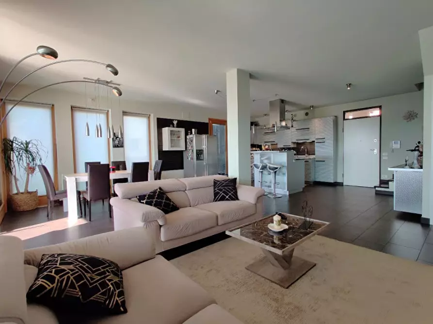 Immagine 19 di Villa in vendita  in Via San Martino 39 a Lazise