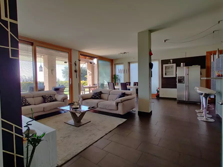 Immagine 21 di Villa in vendita  in Via San Martino 39 a Lazise