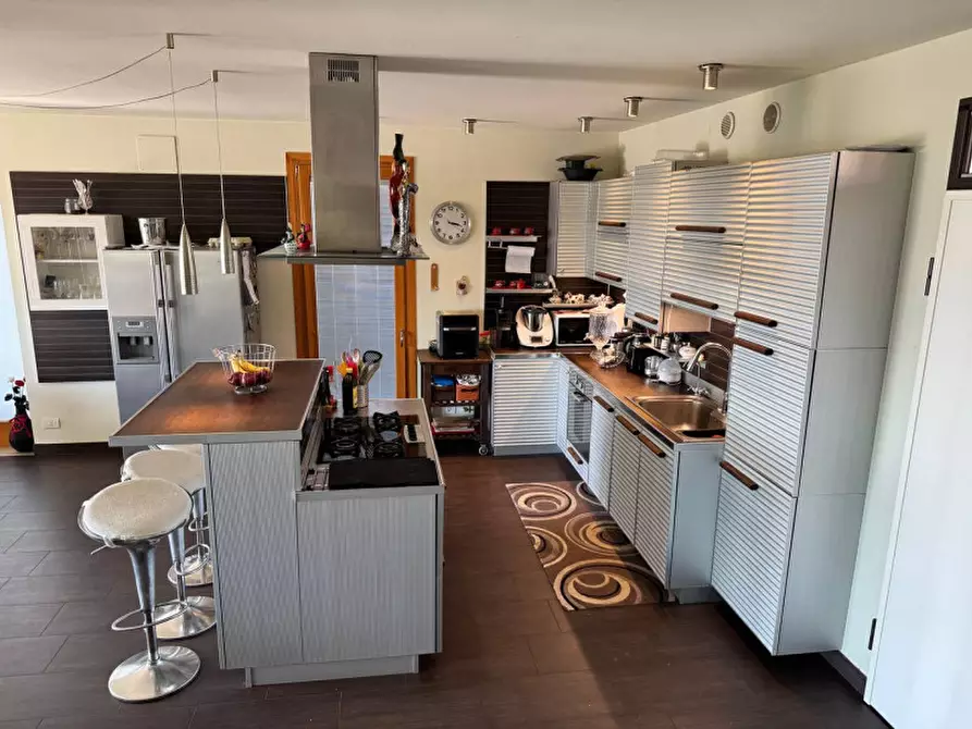 Immagine 22 di Villa in vendita  in Via San Martino 39 a Lazise