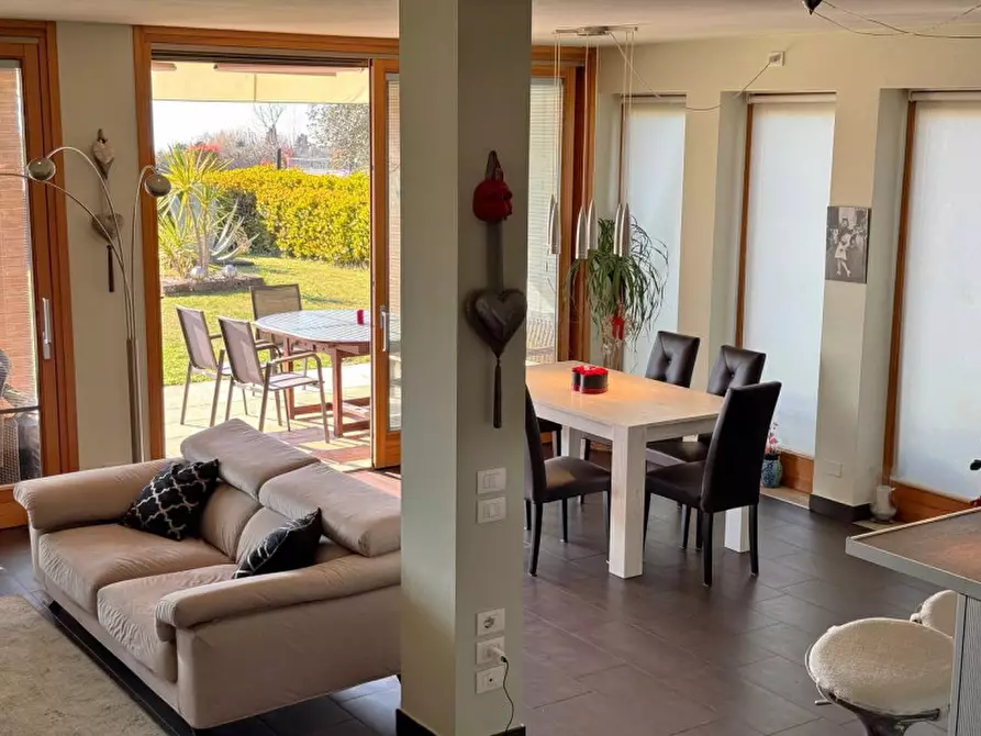 Immagine 33 di Villa in vendita  in Via San Martino 39 a Lazise