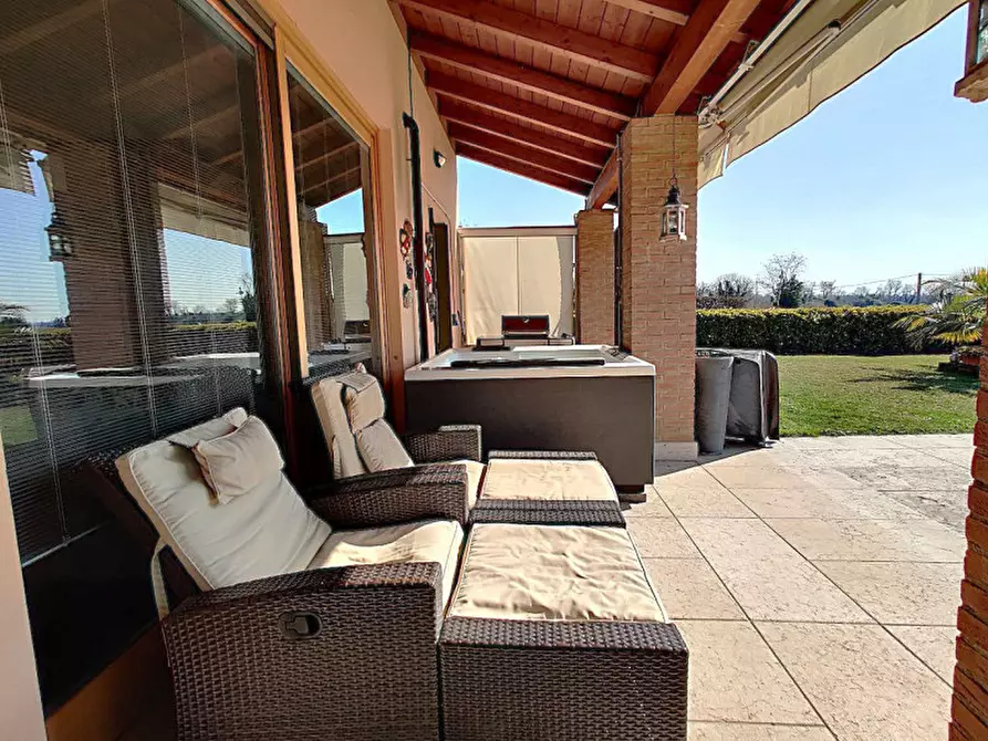 Immagine 39 di Villa in vendita  in Via San Martino 39 a Lazise